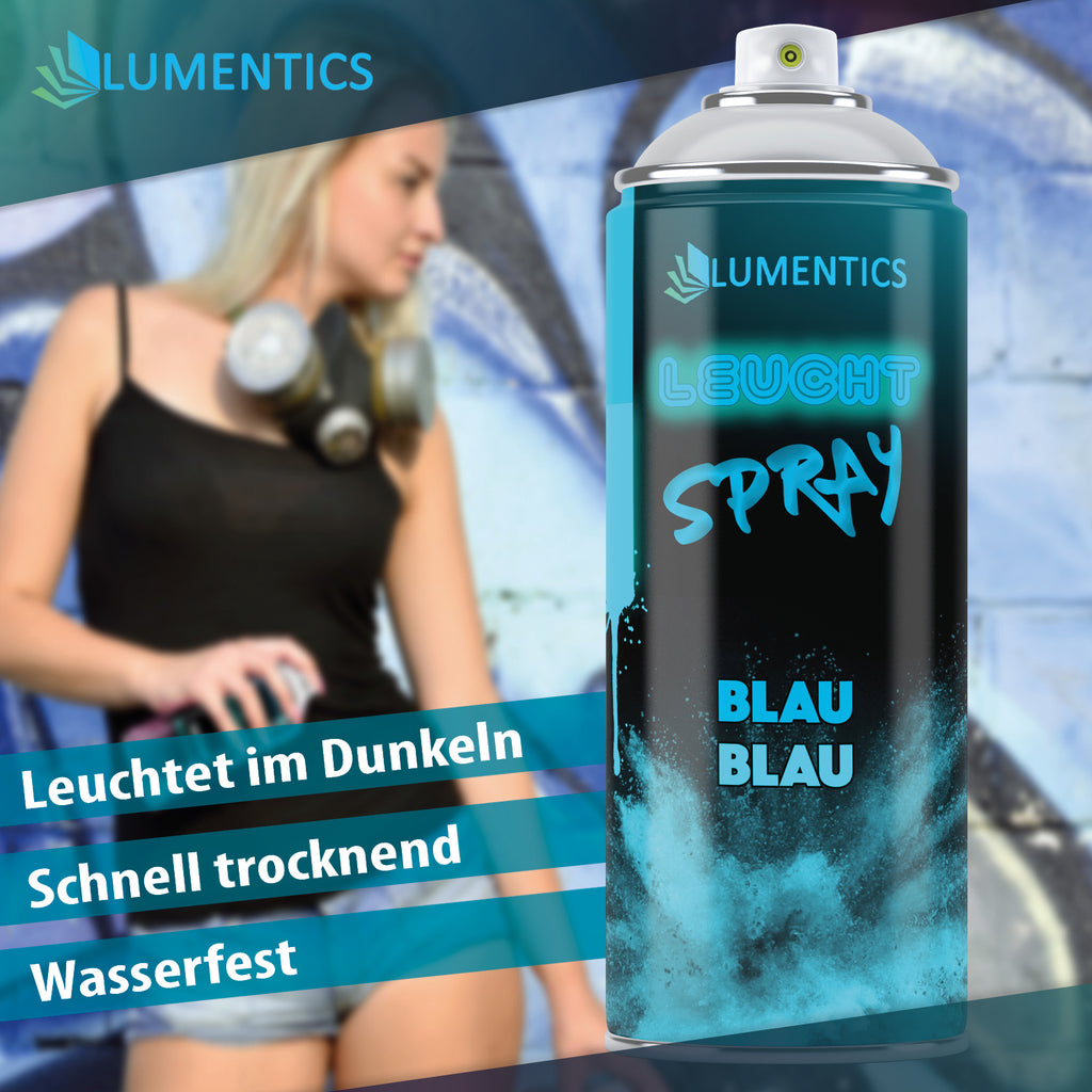 Leuchtspray Blau-Blau 400 ml vor Graffiti-Wand mit Sprayerin und drei Textbalken zum Produkt