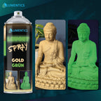Leuchtspray Gold-Grün 400 ml neben Buddha-Figur, links bei Licht golden, rechts im Dunkeln grün