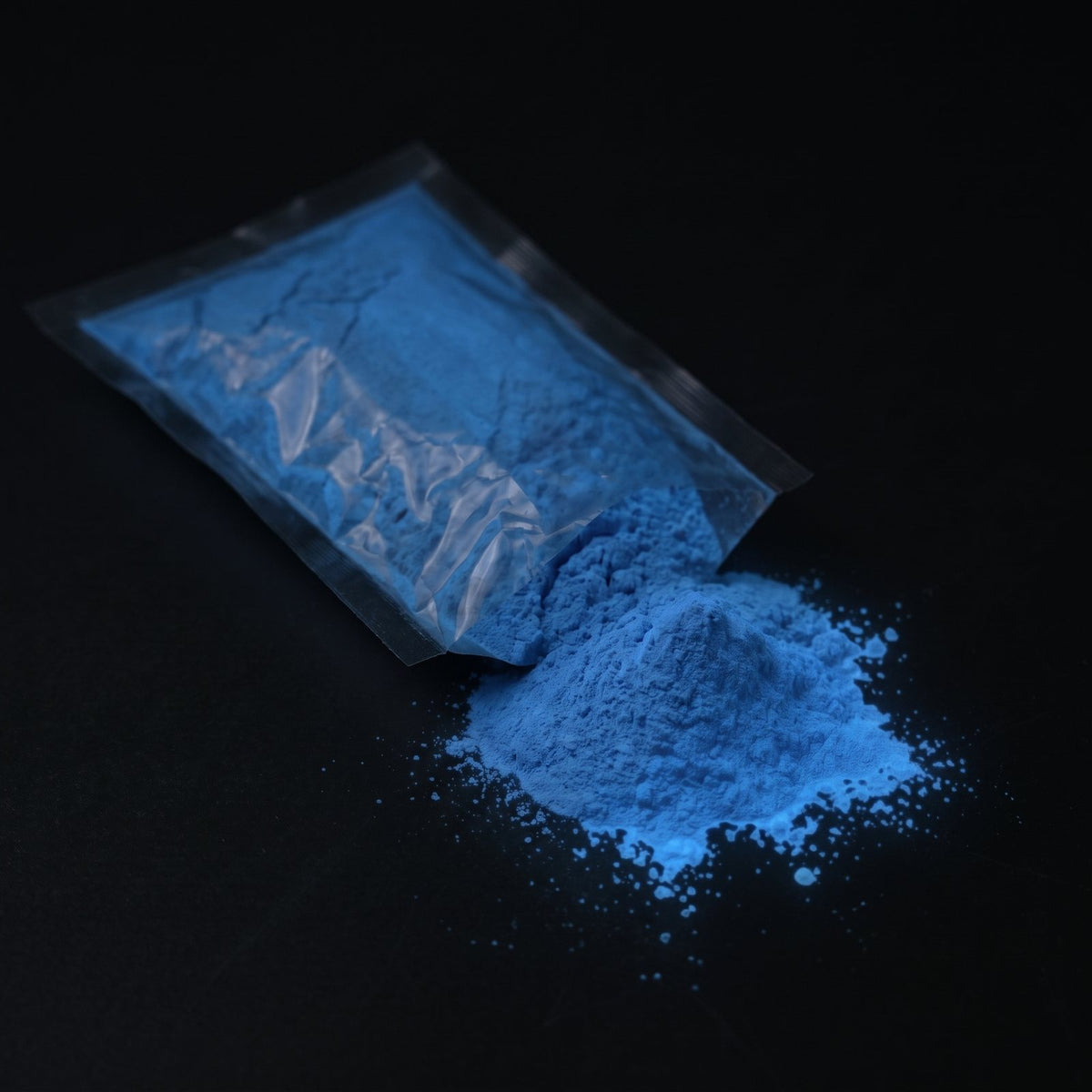 Feinpigment Blau-Blau 5–15 µm, 100 g im Dunkeln, blau nachleuchtend