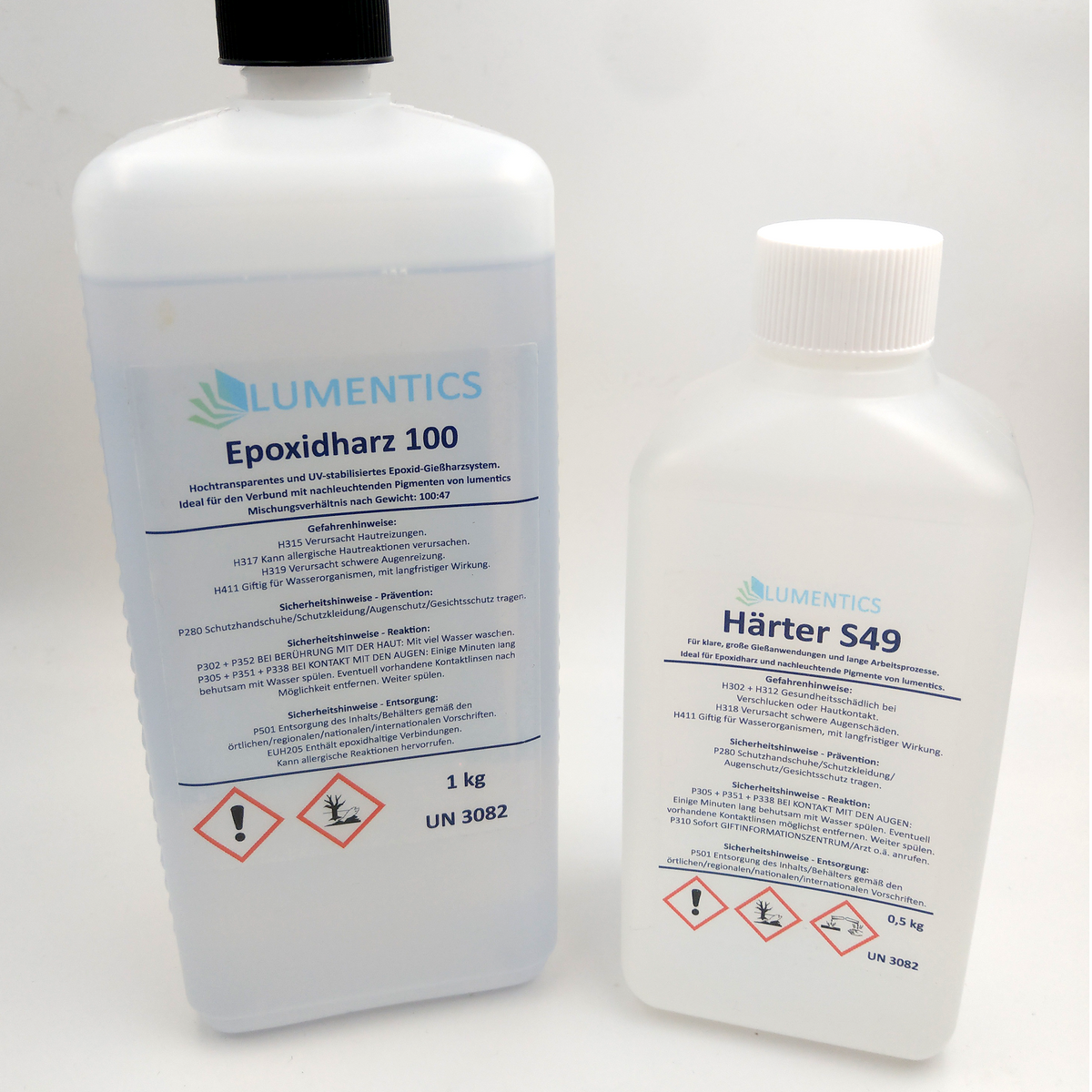Epoxid-Gießharz-Set 1 kg + 0,5 kg: Beide Flaschen mit Rückenetiketten, Gefahrenhinweisen, 1 kg und 0,5 kg