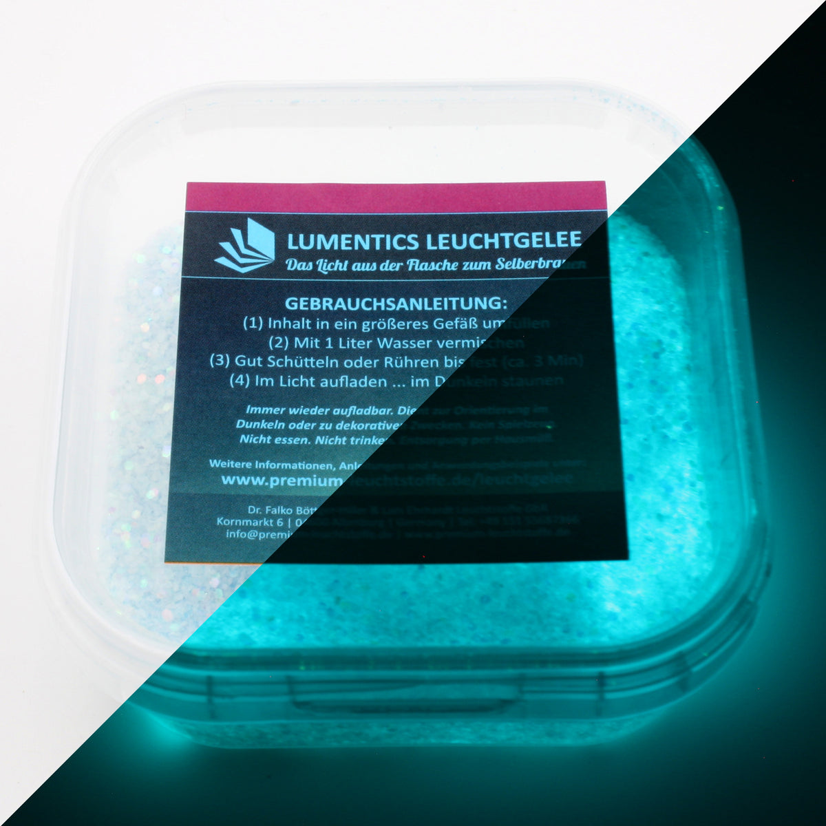 Leucht-Gelee mit Glitzer Blau/Blaugrün 50 g: Dose mit Etikett, rechts im Dunkeln blaugrün leuchtend