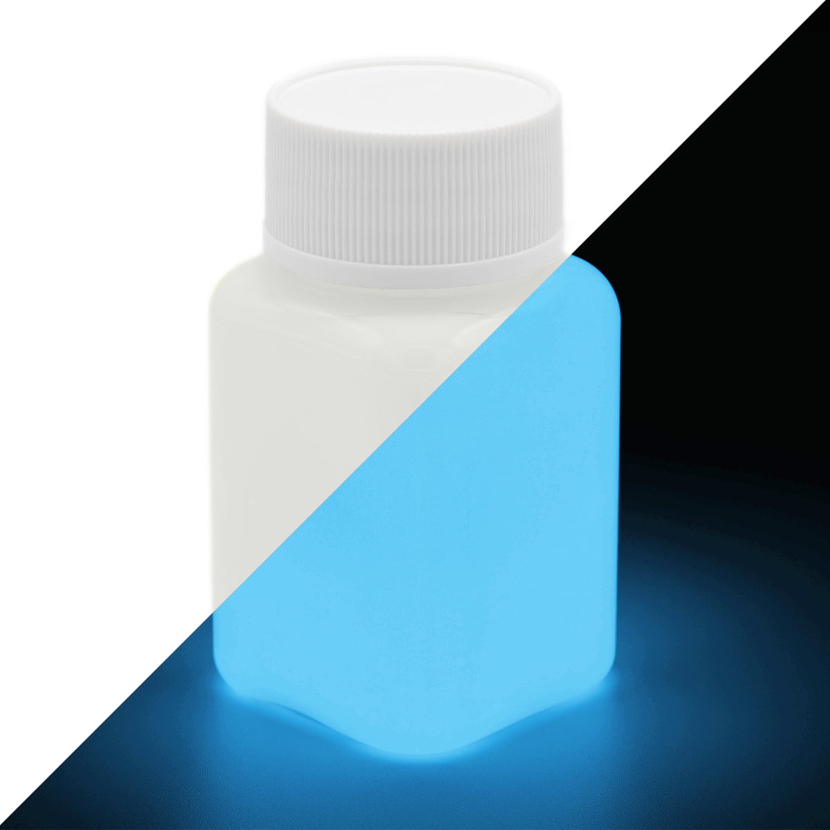 Leuchtfarbe Natur-Blau 100 g: Flasche, links bei Licht weißlich, rechts im Dunkeln blau leuchtend