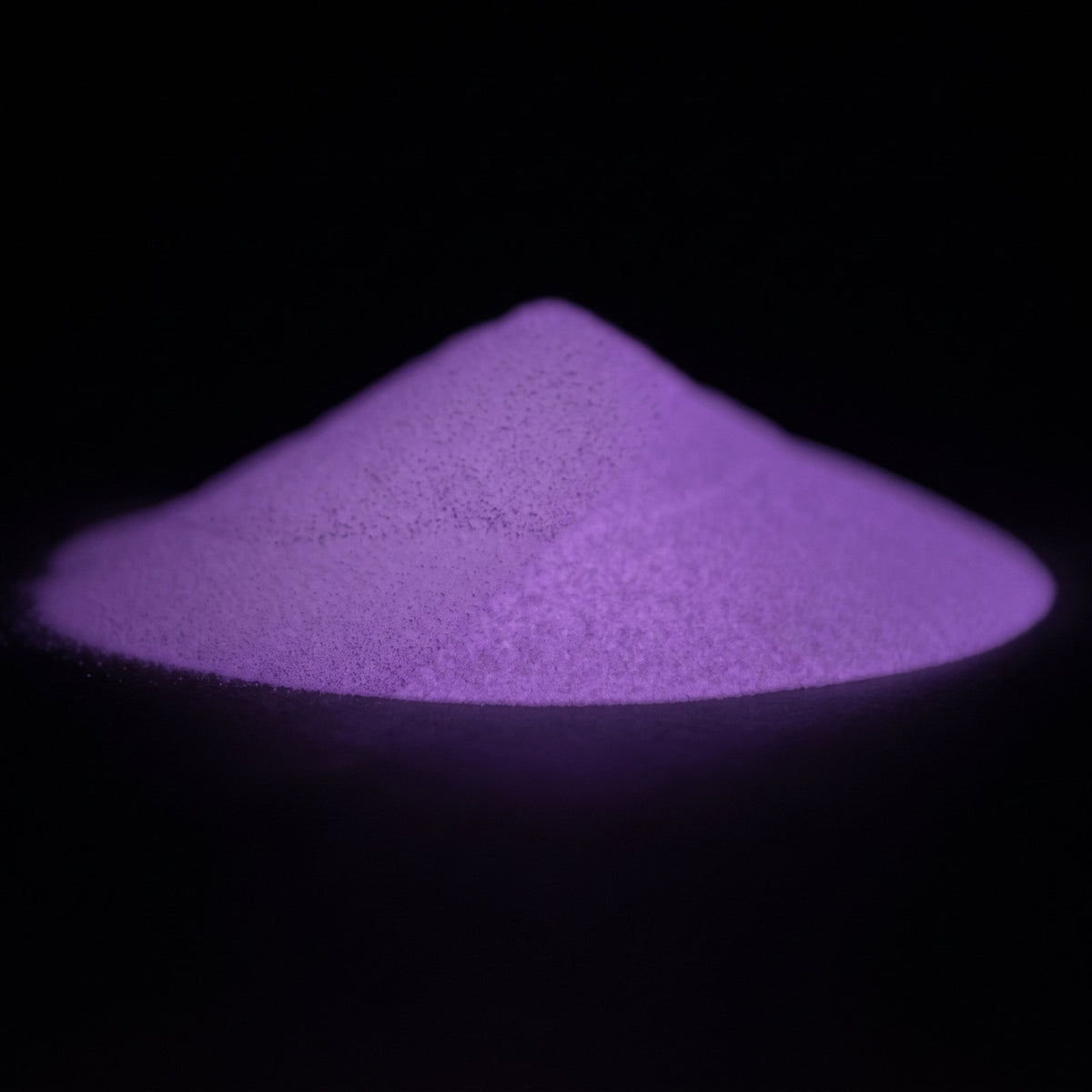 Leuchtpulver Natur-Oceanpink 40 g im Dunkeln, violett nachleuchtend