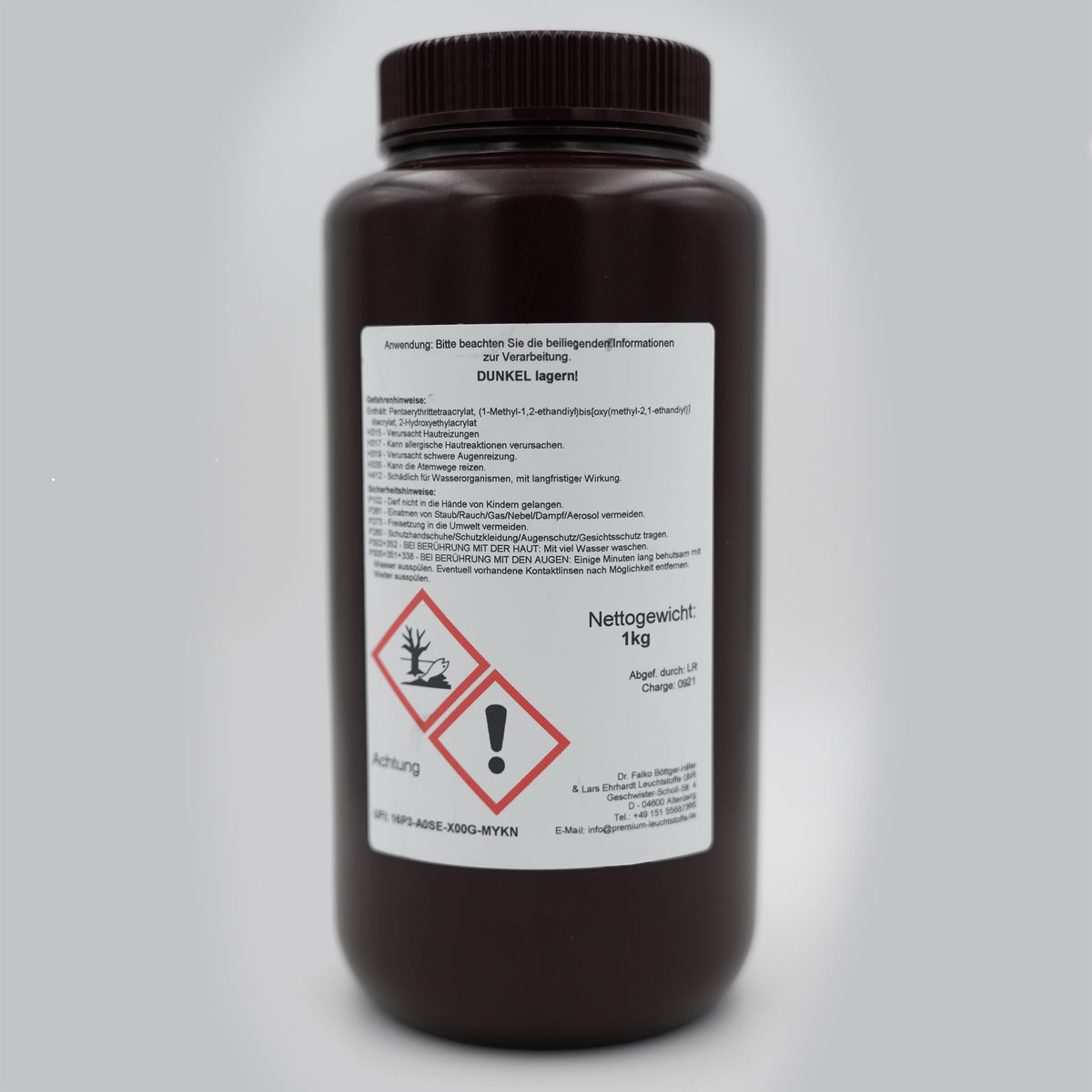 3D-Druckharz Klar: Rückseite der braunen 1-kg-Flasche mit Hinweisetikett und Gefahrenpiktogrammen