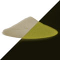 Leuchtpulver Natur-Gelb 40 g: Häufchen, links bei Tageslicht hell beige, rechts im Dunkeln gelb nachleuchtend