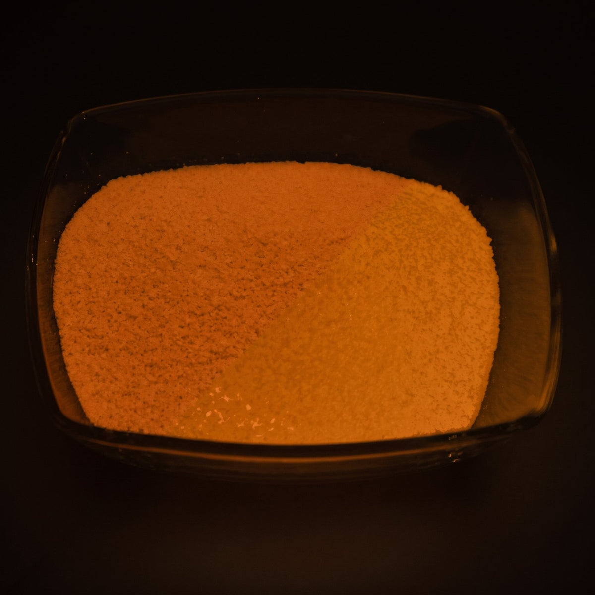 Leuchtgranulat Orange 1 mm, 100 g im Dunkeln, orange nachleuchtend