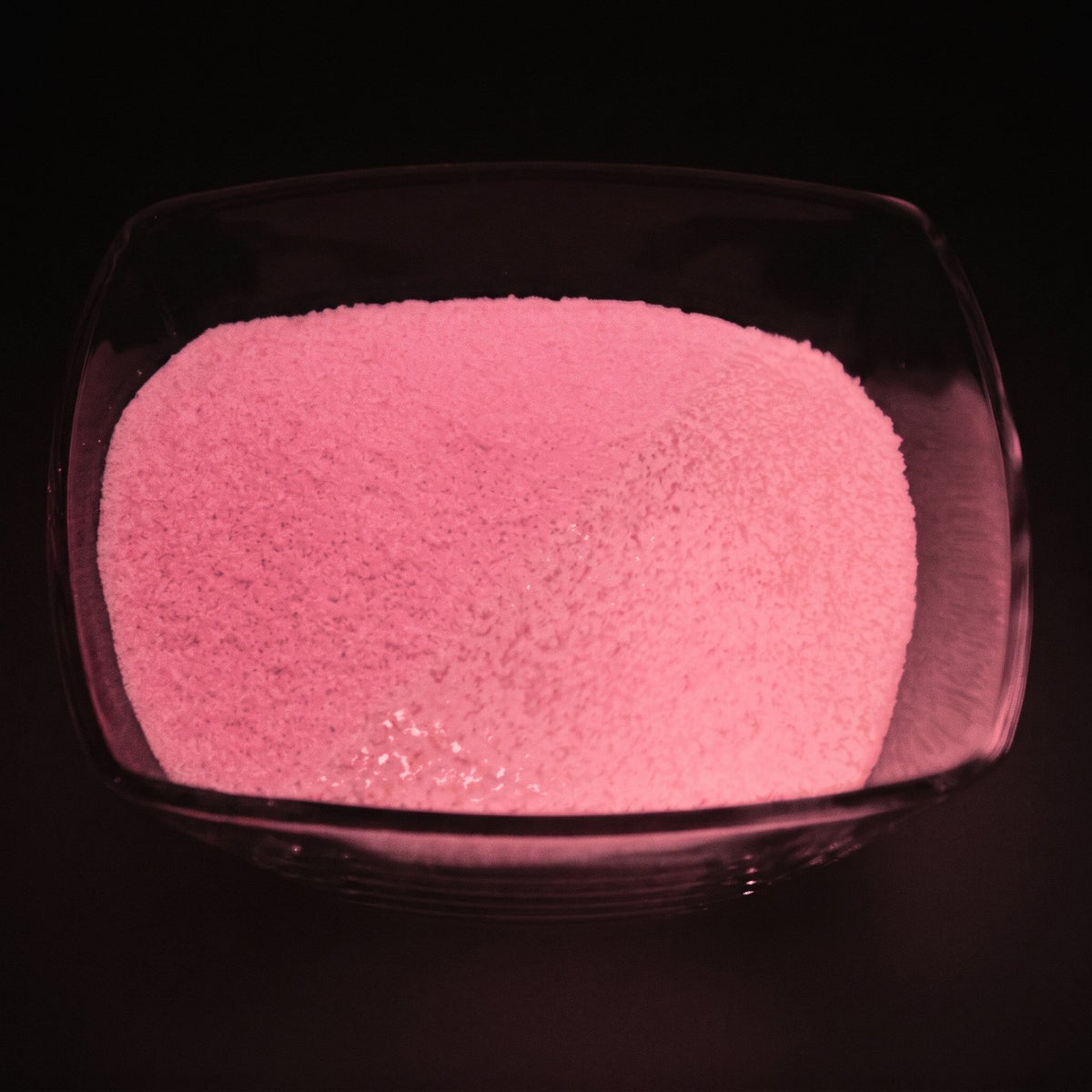 Leuchtgranulat Pink 1 mm, 100 g im Dunkeln, pink nachleuchtend