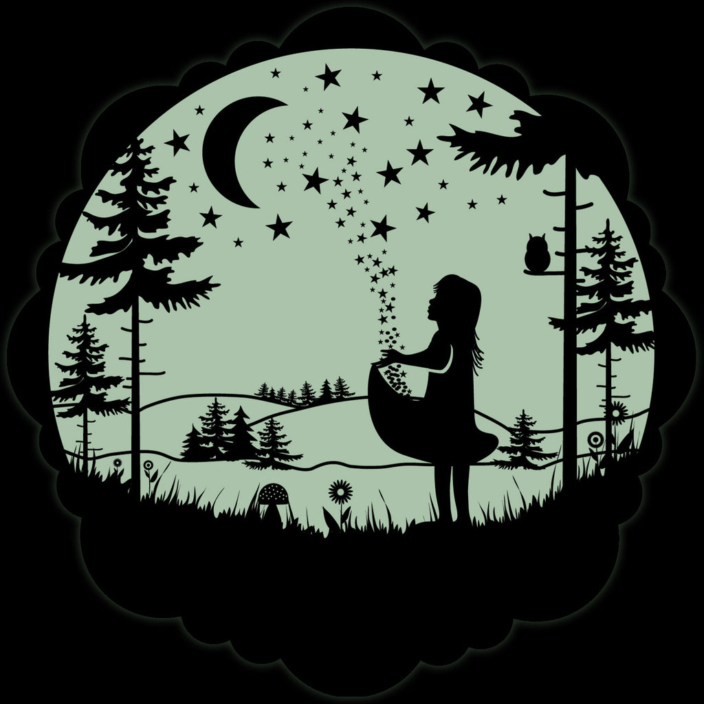 Märchenaufkleber Sterntaler 30 cm im Dunkeln: Silhouette von Mädchen, Sternen, Mond und Eule leuchtet hell