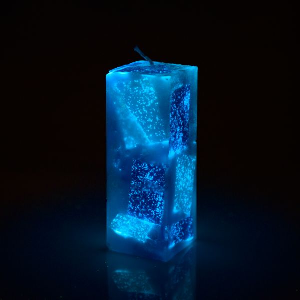 Dekorative Leuchtkerze mit Nachleuchteffekt Blau - Nachleuchtende Dekokerze